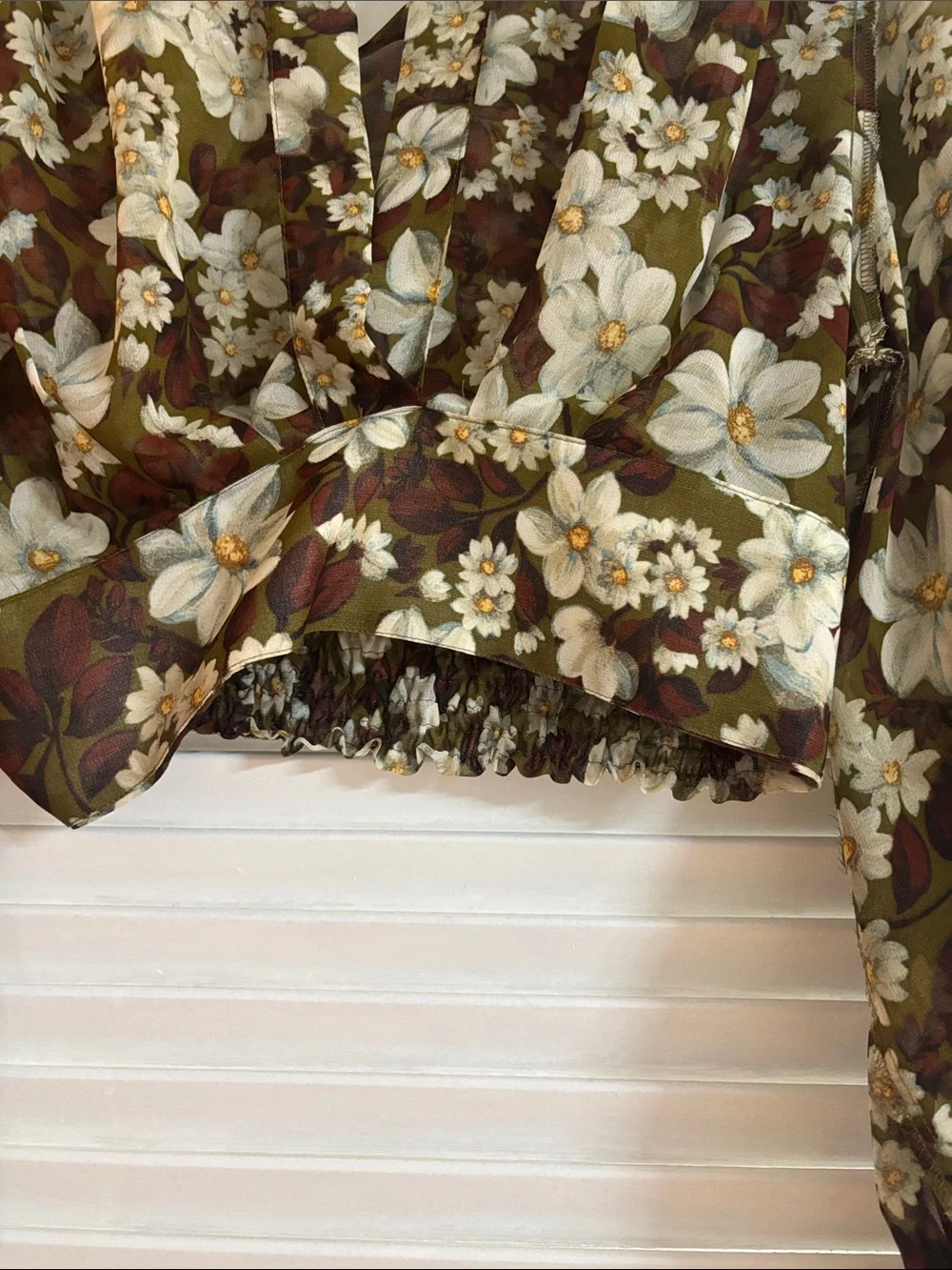 Zara Olive and Cream Floral Cropped Blouse